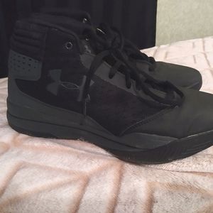 Boys Under Armour Basketball Shoes